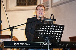 2016-11-20_19-41-23_Songs.jpg 2016-11-20_19-41-23_Songs.jpg